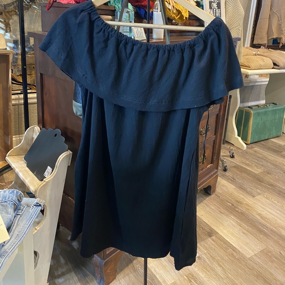 OFF THE SHOULDER TOP